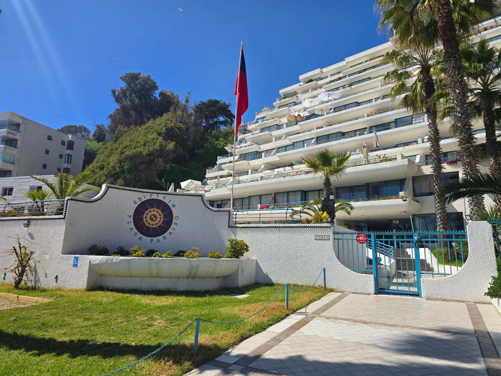 Vista de la fachada del Edificio Playa Paraíso